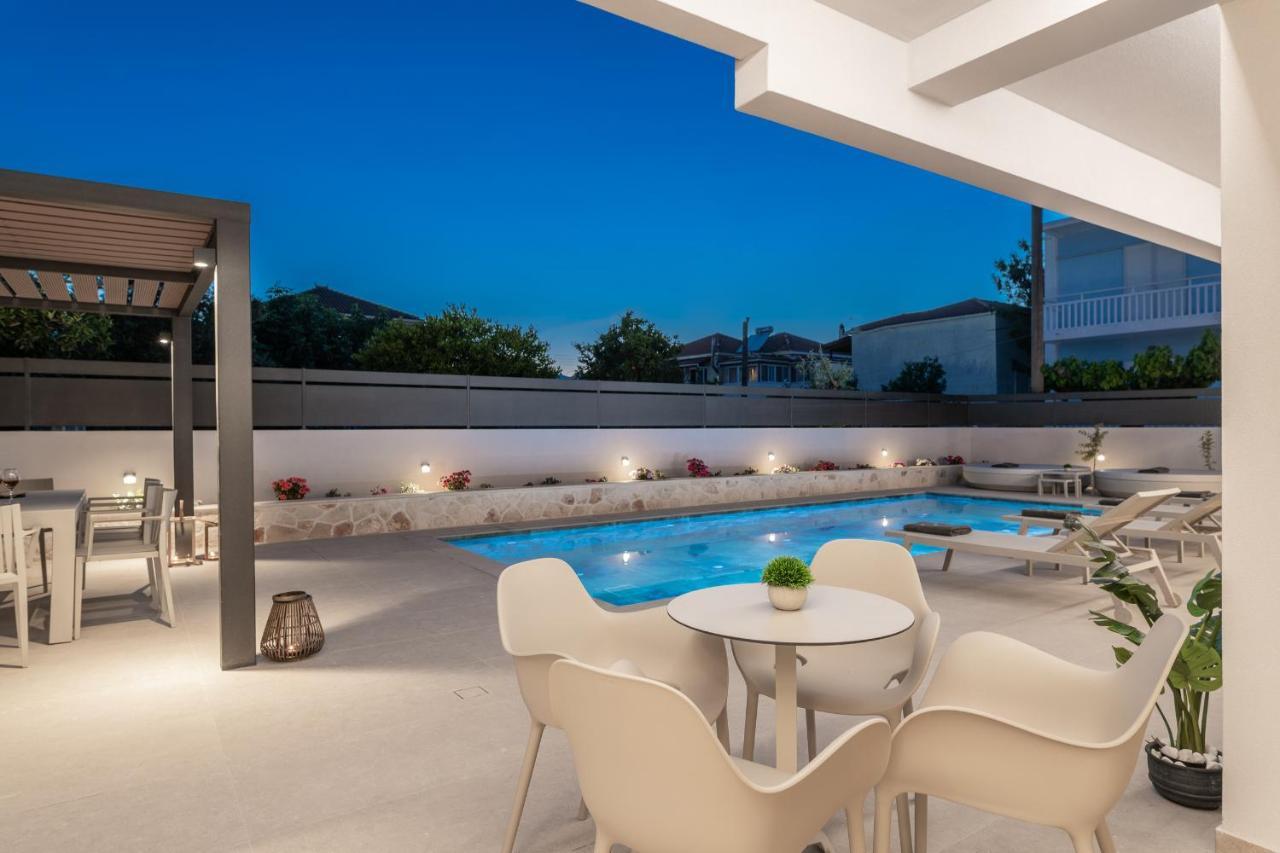 Savvas & Maria Palace Villa *