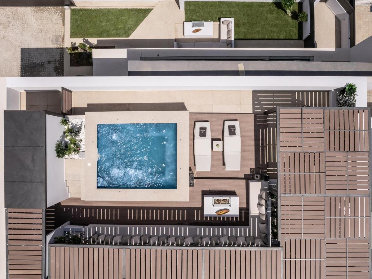 Villa Savvas & Maria Palace