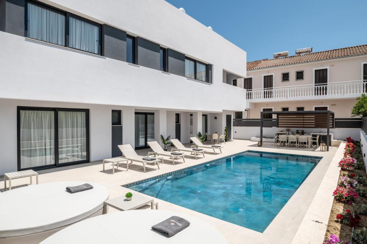 Savvas & Maria Palace Villa