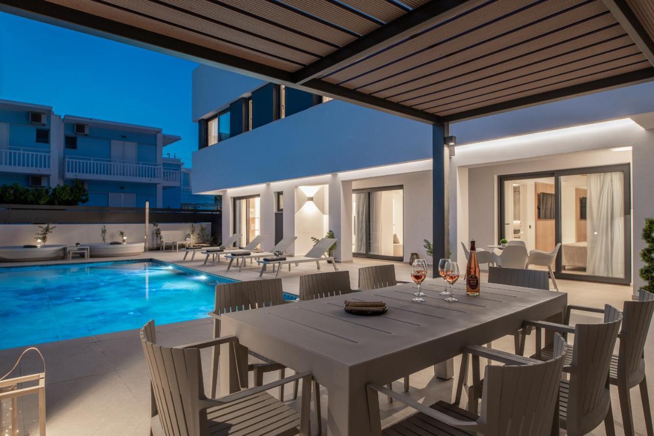 Villa Savvas & Maria Palace