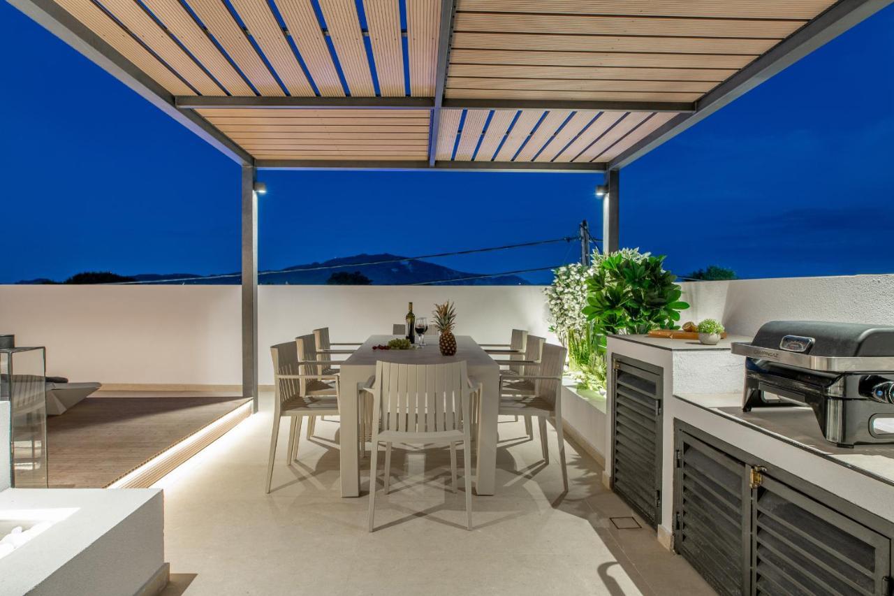 Savvas & Maria Palace Villa *